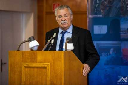 682637a59563b091142054