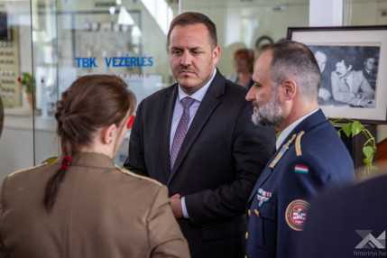 682637ab42948228085000