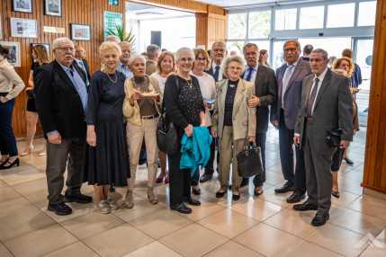 682637ad8452e958940742