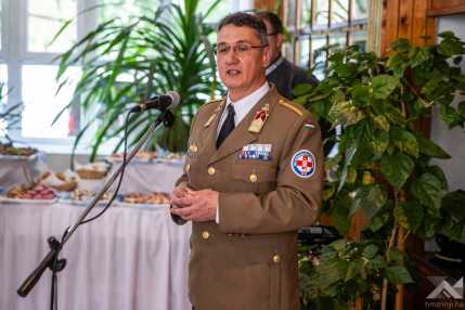 682637abca906365880321