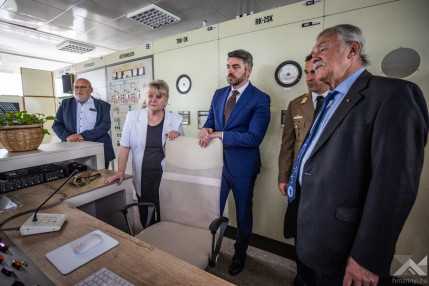 682637a916fea926942363