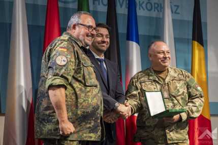 68f8ee354c8d6869956776